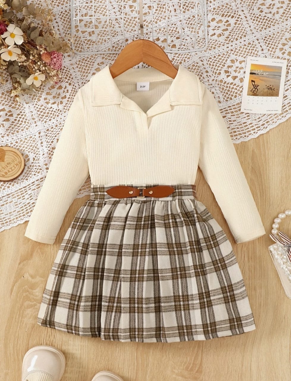 Conjunto Premium: Blusa de Punto y Falda Escocesa