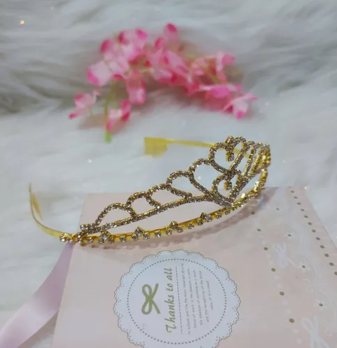 corona infantil dorada