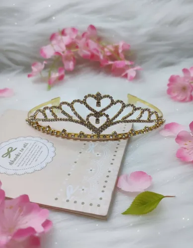 corona infantil dorada