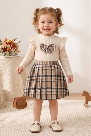 Conjunto Premium: Blusa de Punto y Falda Escocesa